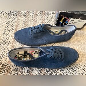 L.A. Gear Navy Sneakers women’s size 8